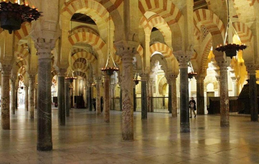A 20 Metros De La Mezquita Catedral ,Apartamentos Turistico Cespedes 5 Córdoba Eksteriør billede